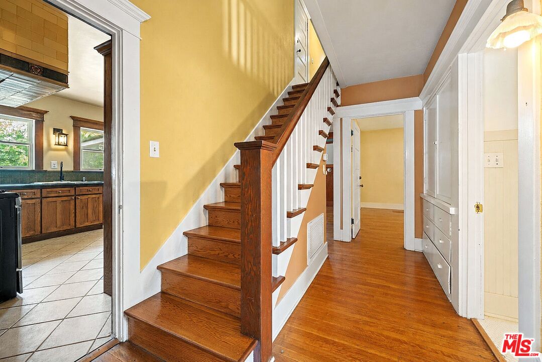 105 El Nido Ave