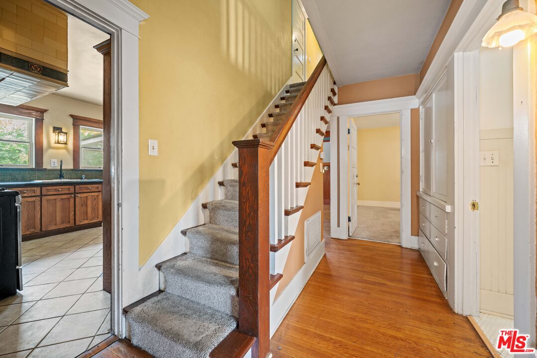 105 El Nido Ave
