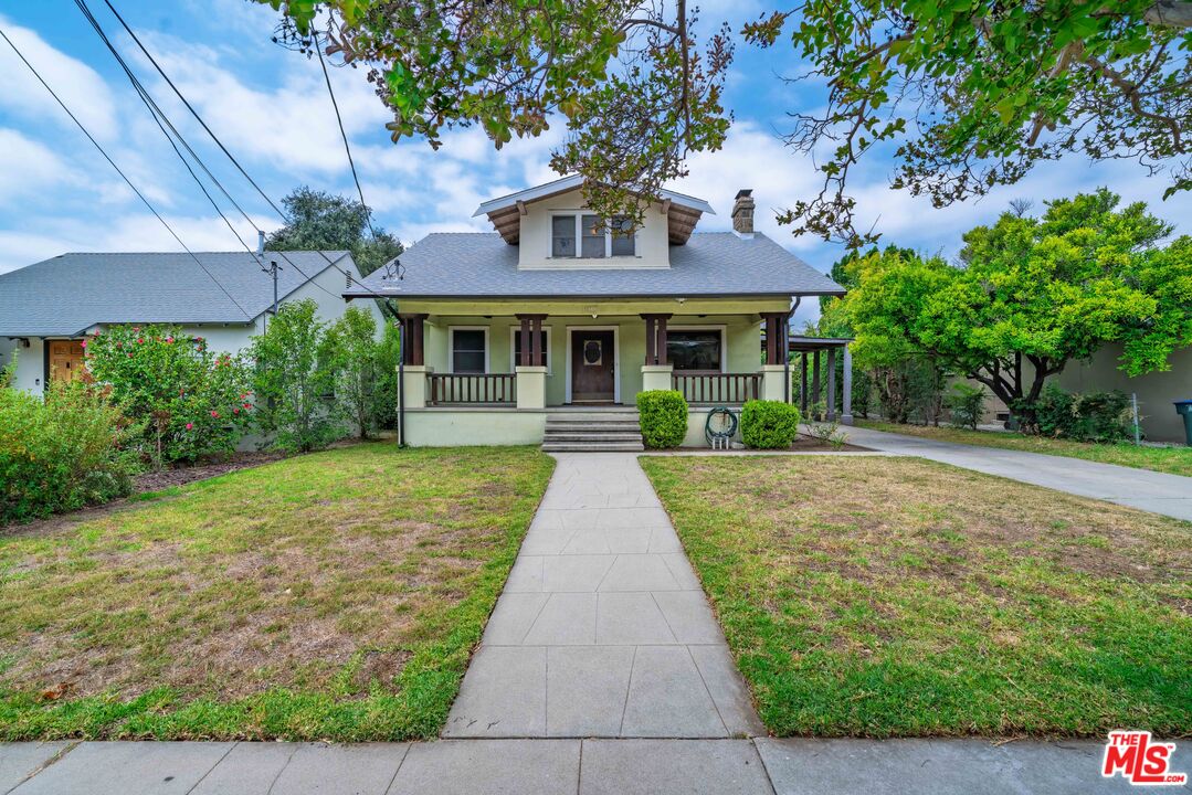 105 El Nido Ave