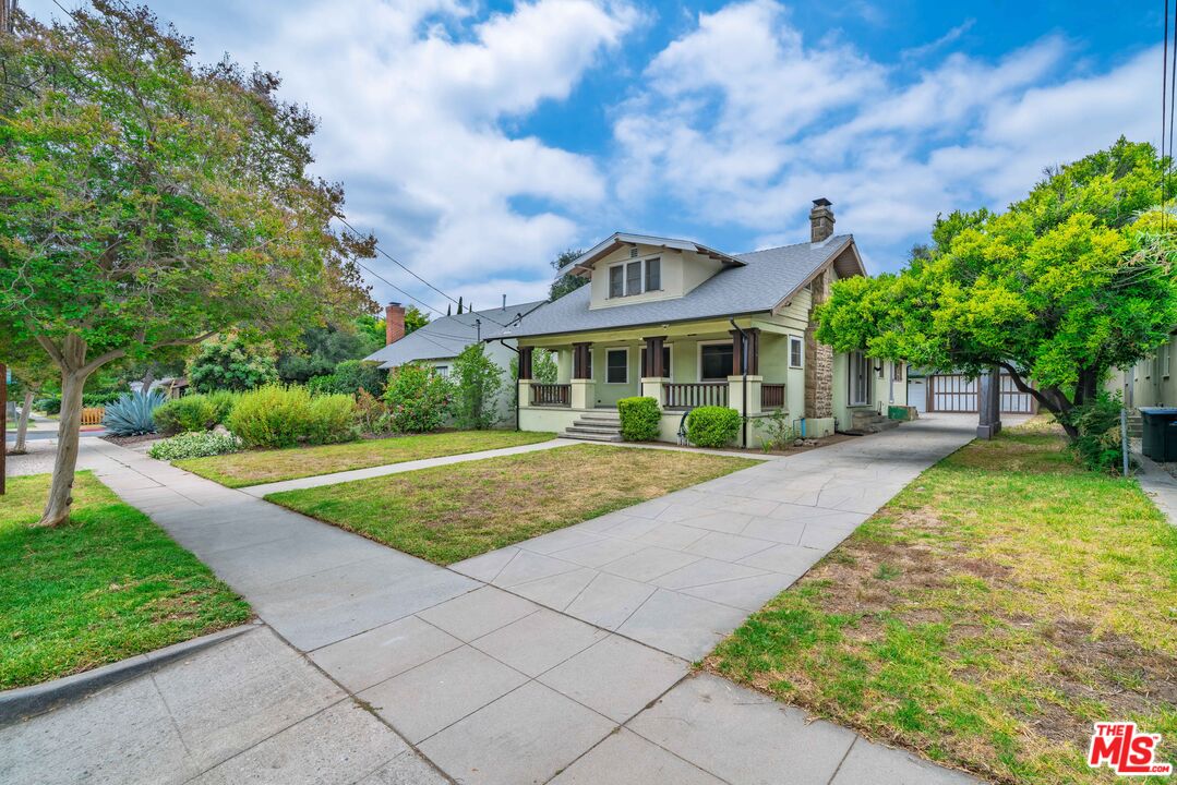 105 El Nido Ave
