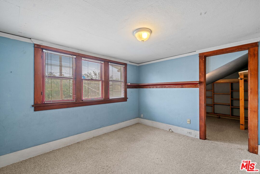 105 El Nido Ave