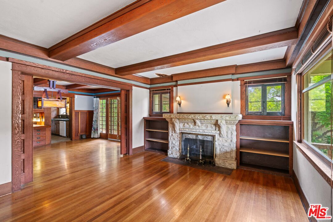 105 El Nido Ave