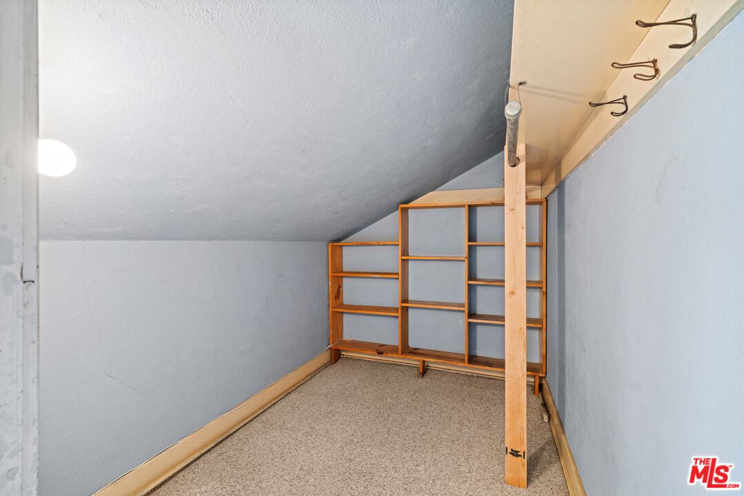 105 El Nido Ave