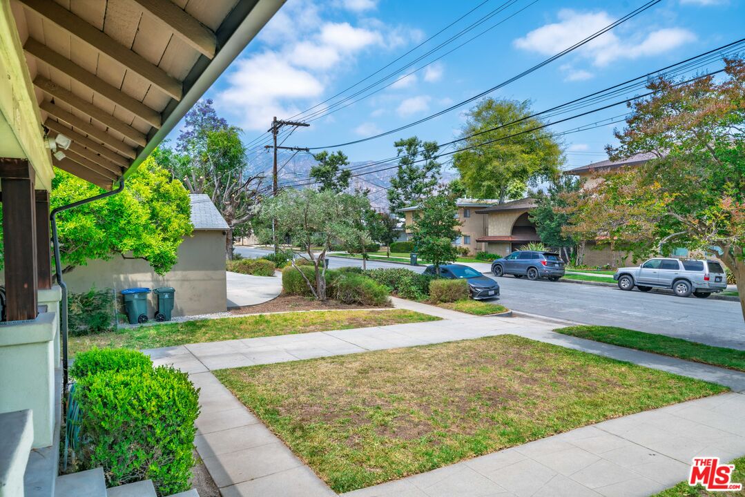 105 El Nido Ave