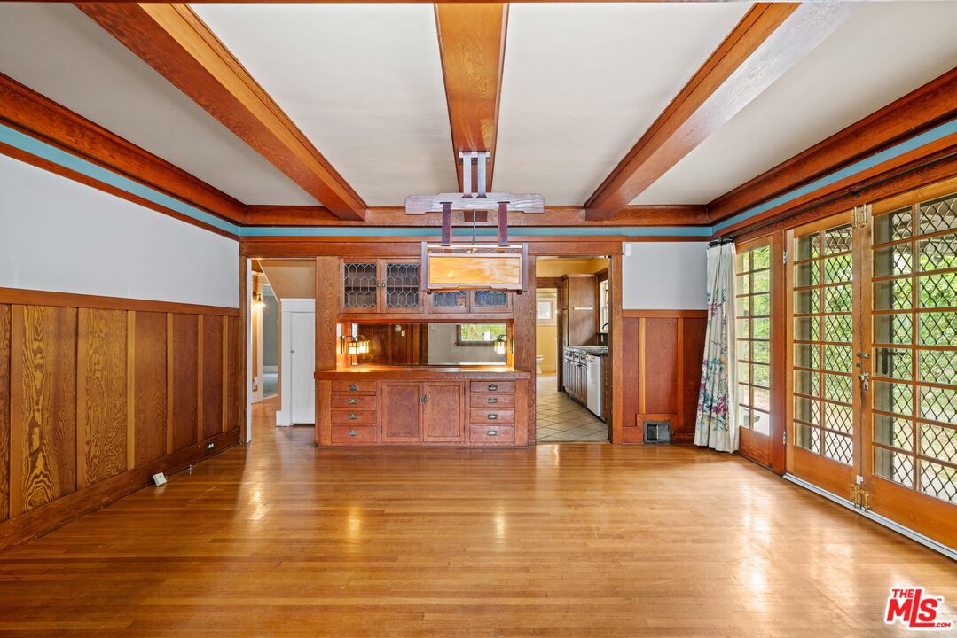 105 El Nido Ave