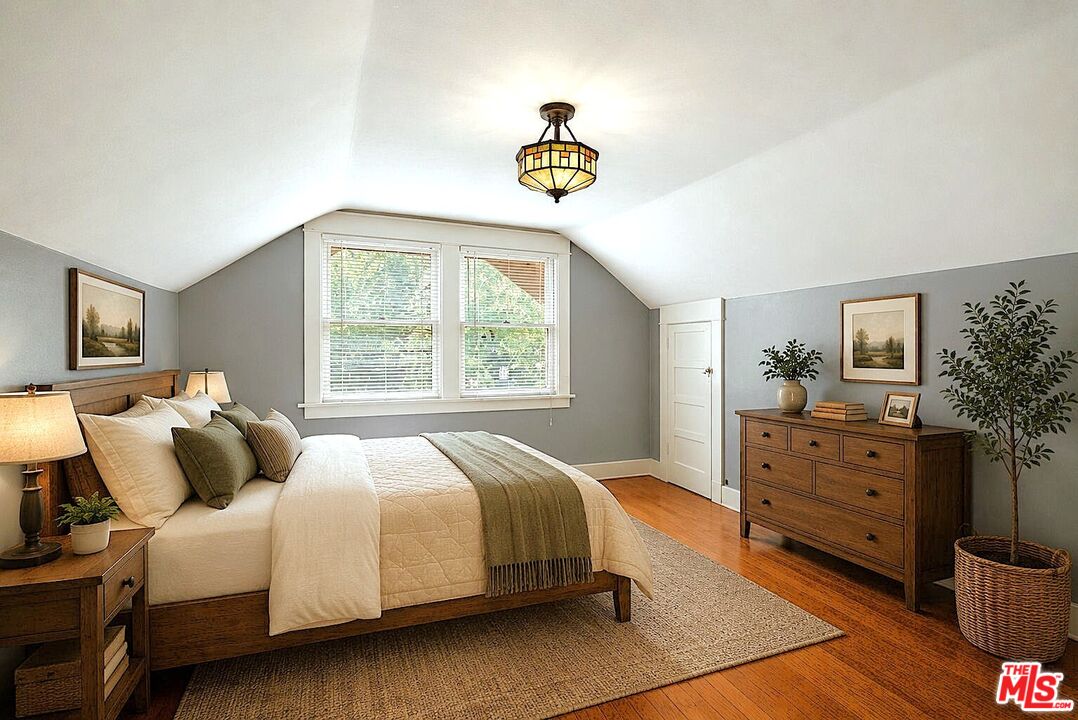 105 El Nido Ave