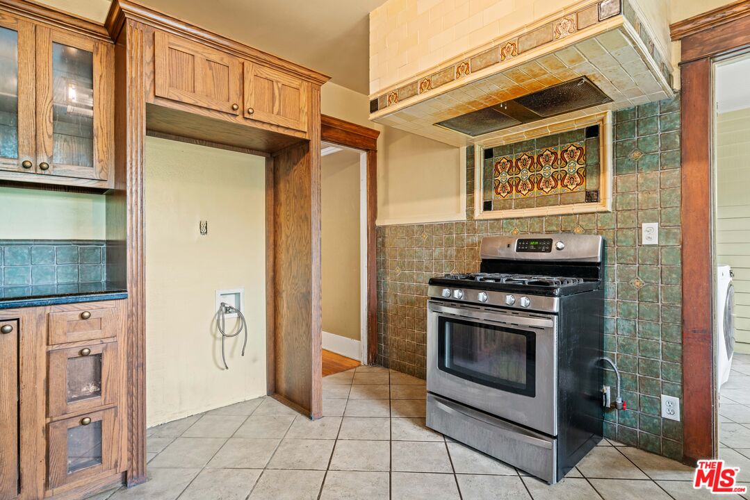 105 El Nido Ave