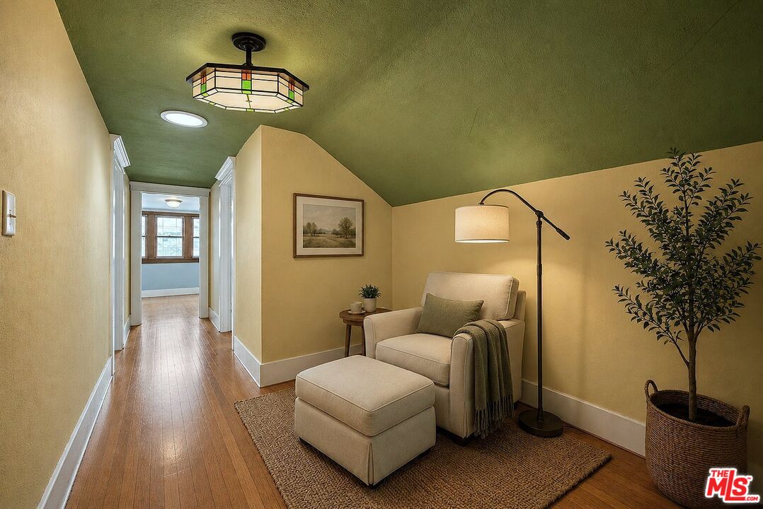105 El Nido Ave