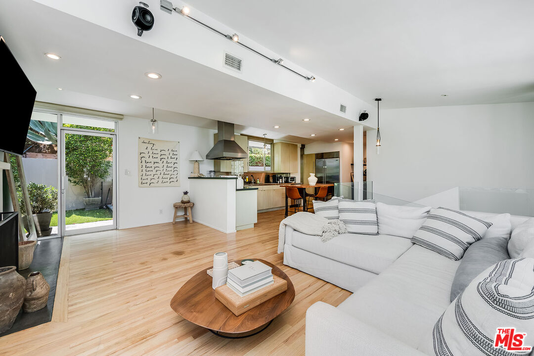 1331 CORDELL PL