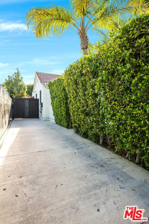 937 N Laurel Ave