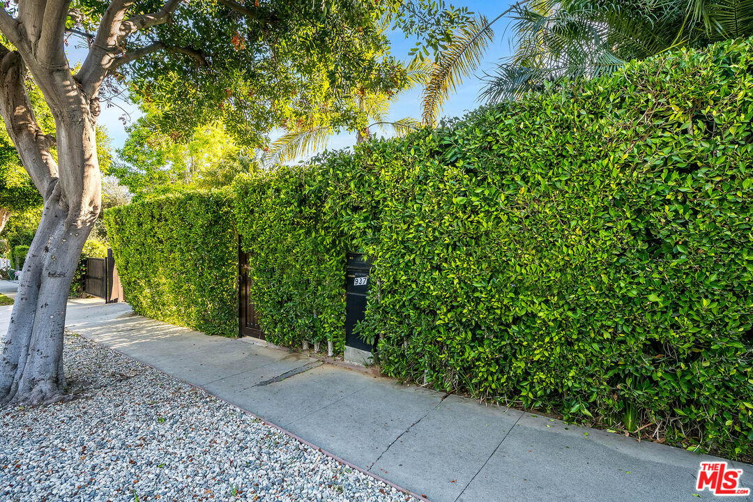 937 N Laurel Ave