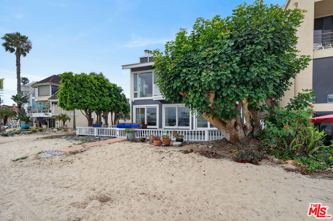6819 E Ocean Blvd