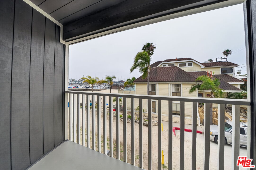 6819 E Ocean Blvd