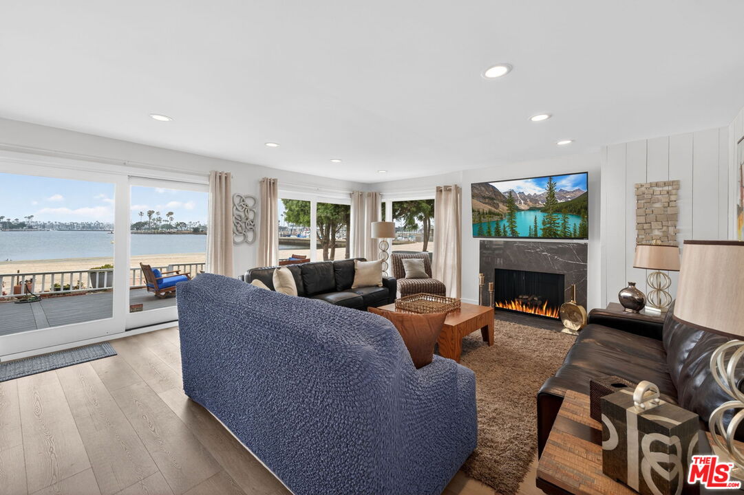 6819 E Ocean Blvd