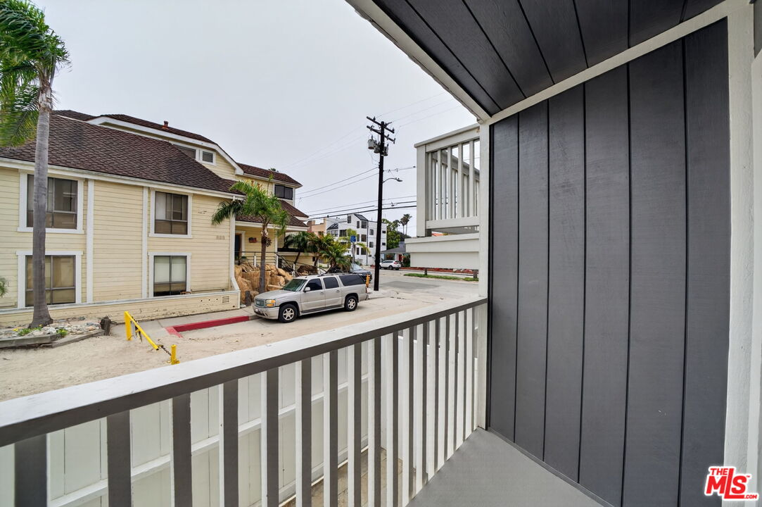 6819 E Ocean Blvd