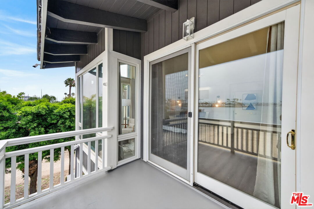 6819 E Ocean Blvd