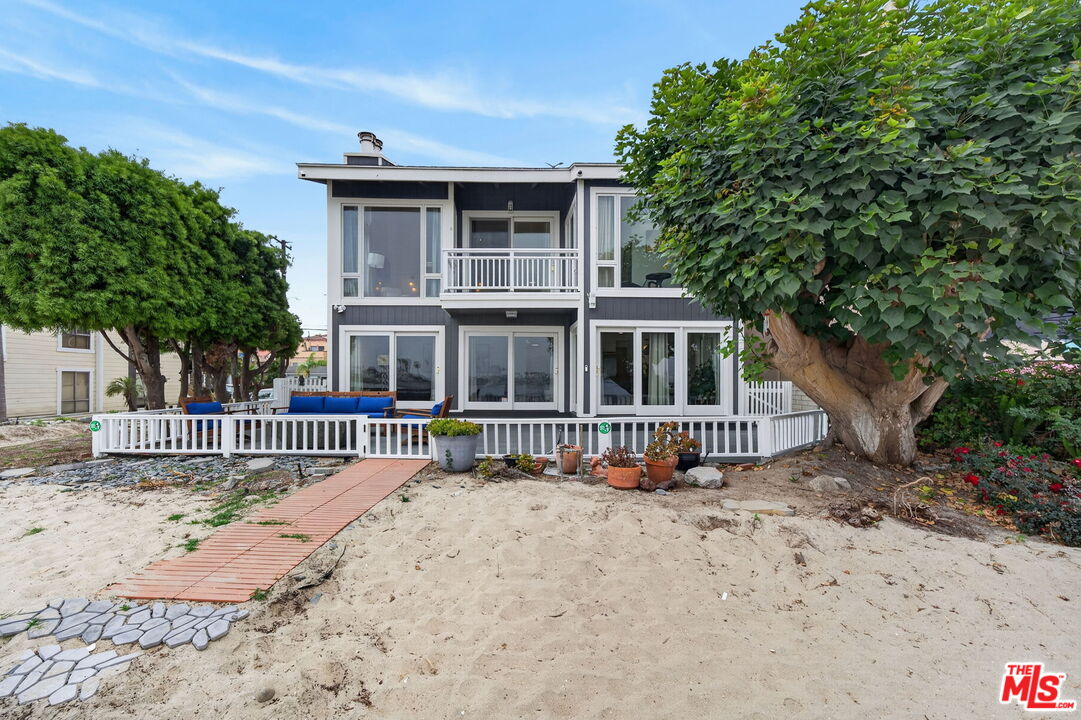 6819 E Ocean Blvd