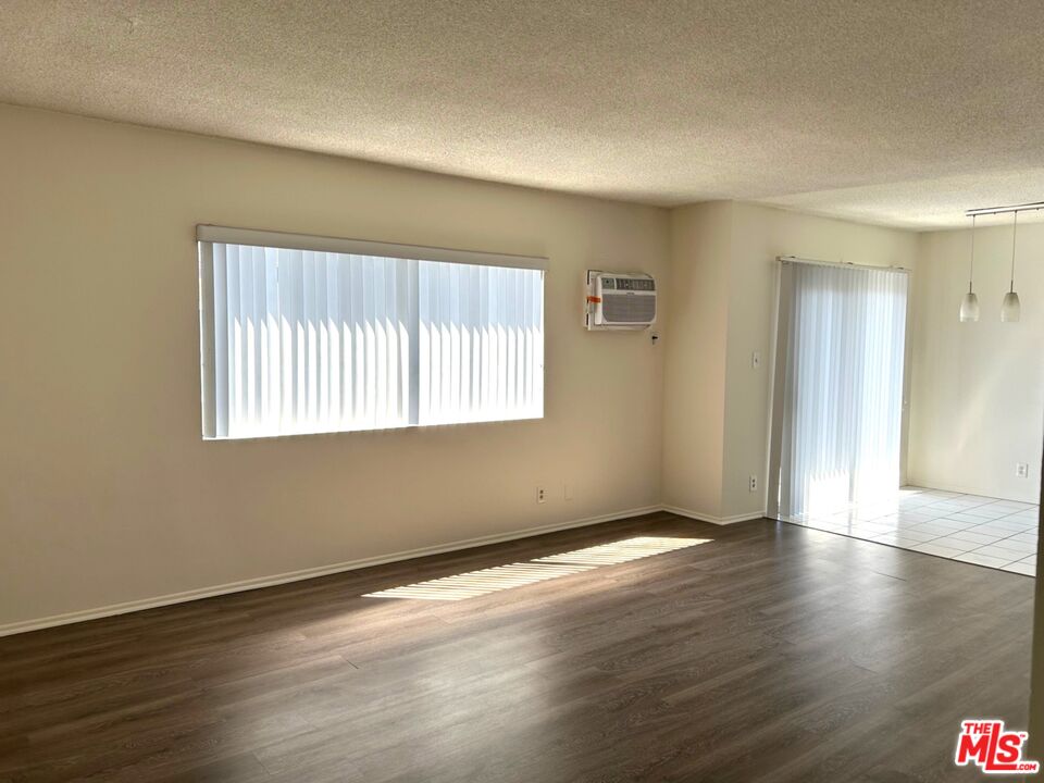 3741 Westwood Blvd Unit: 4