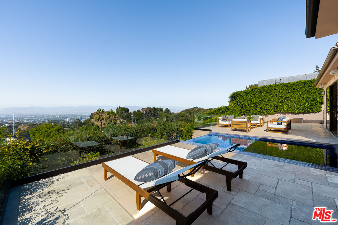 3116 Elvido Dr