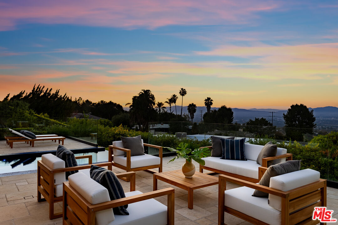 3116 Elvido Dr