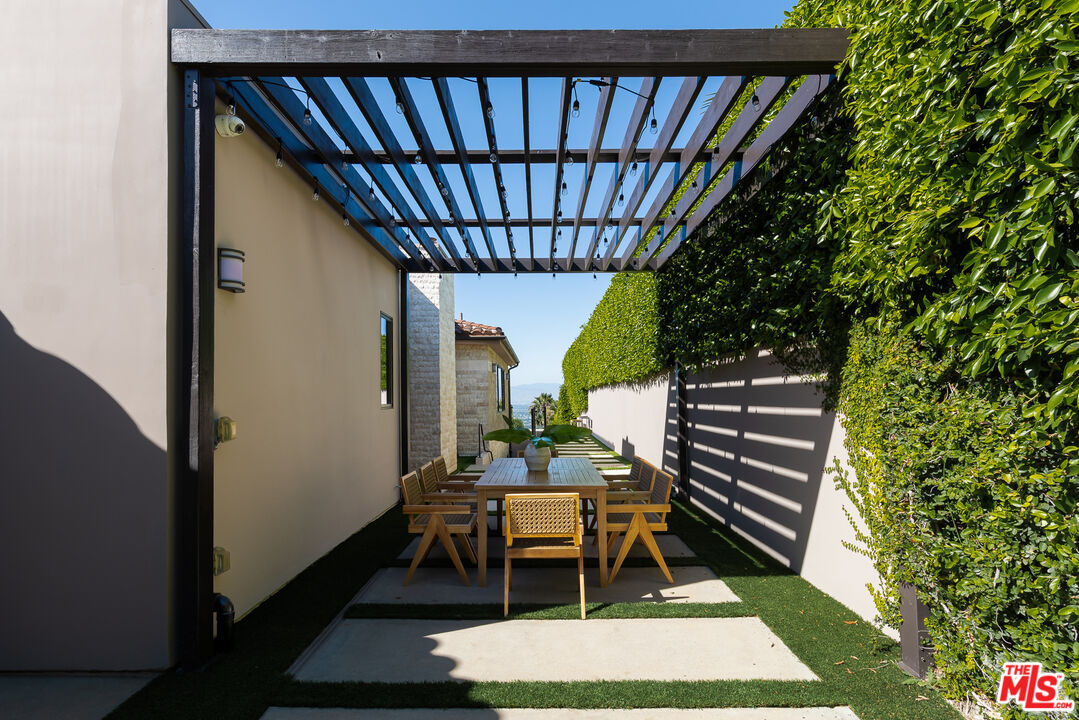3116 Elvido Dr