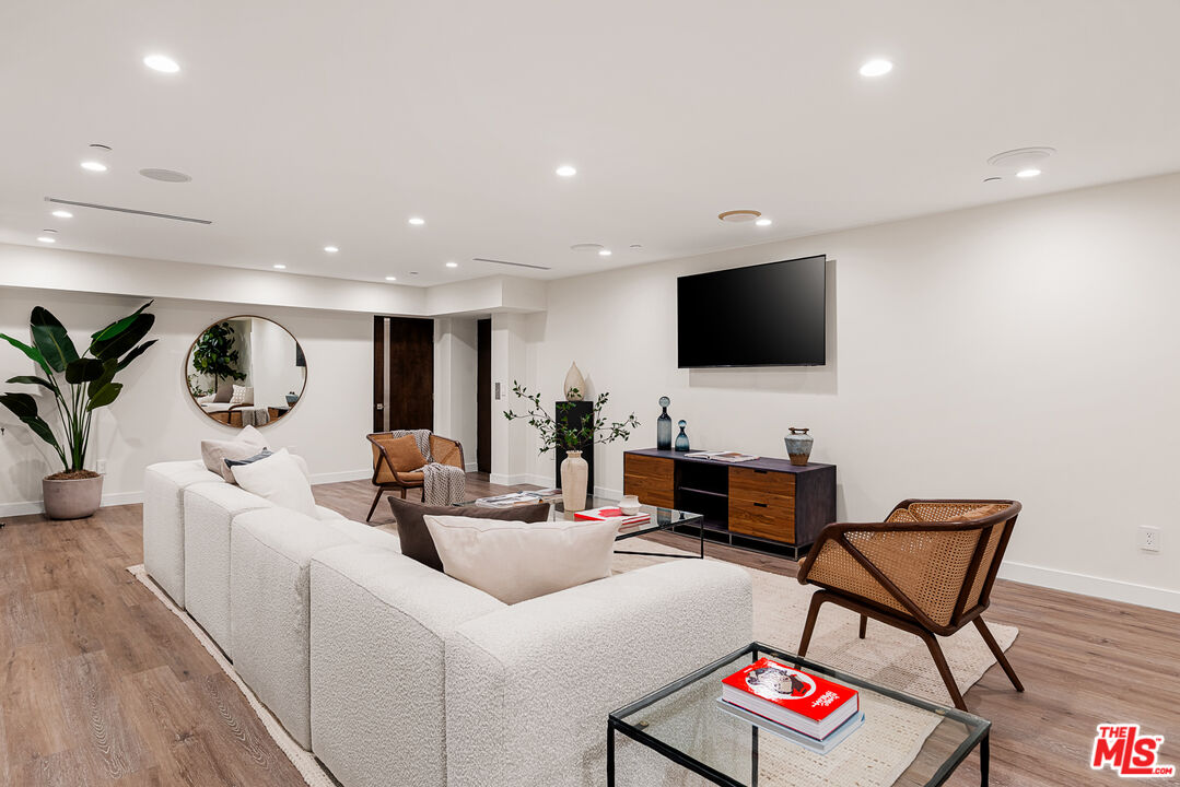 3116 Elvido Dr
