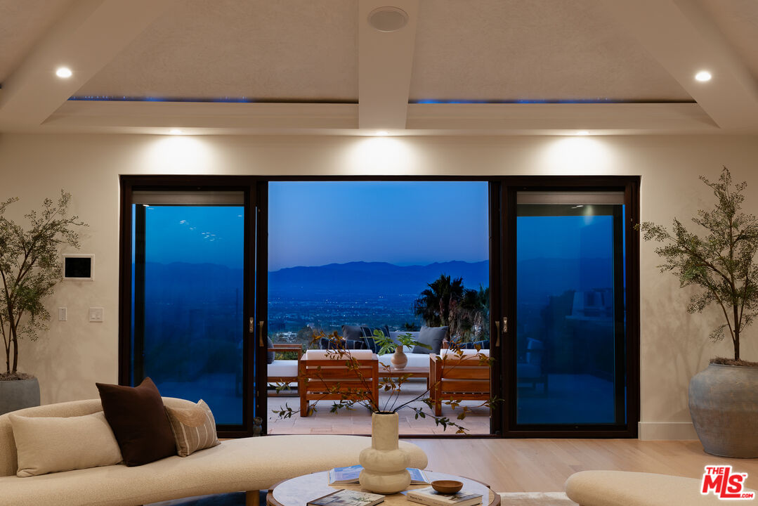 3116 Elvido Dr