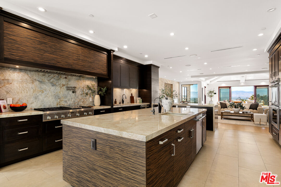3116 Elvido Dr