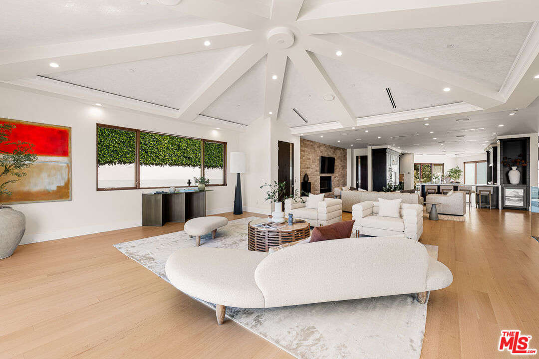 3116 Elvido Dr