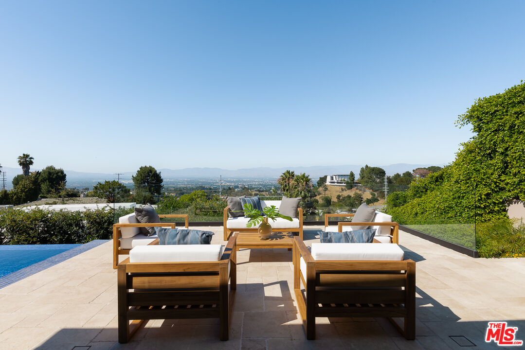 3116 Elvido Dr
