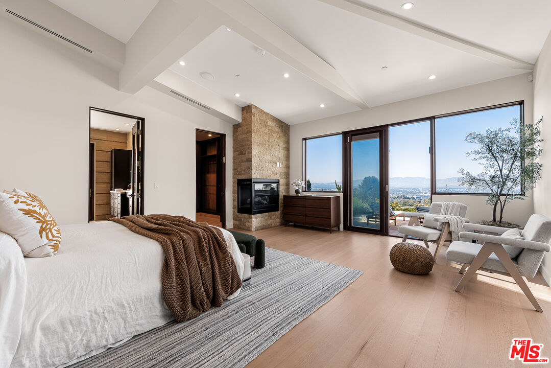 3116 Elvido Dr