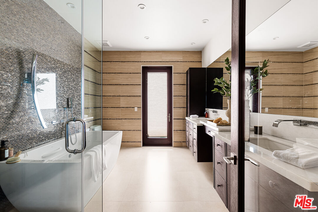 3116 Elvido Dr