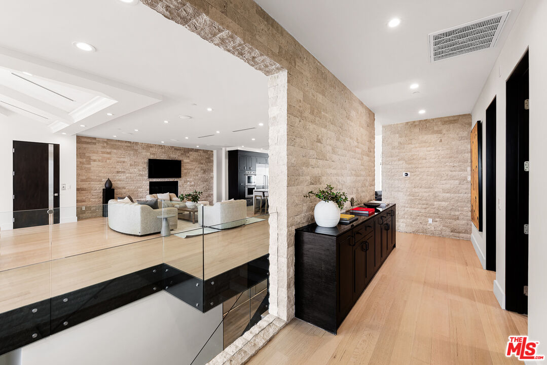 3116 Elvido Dr