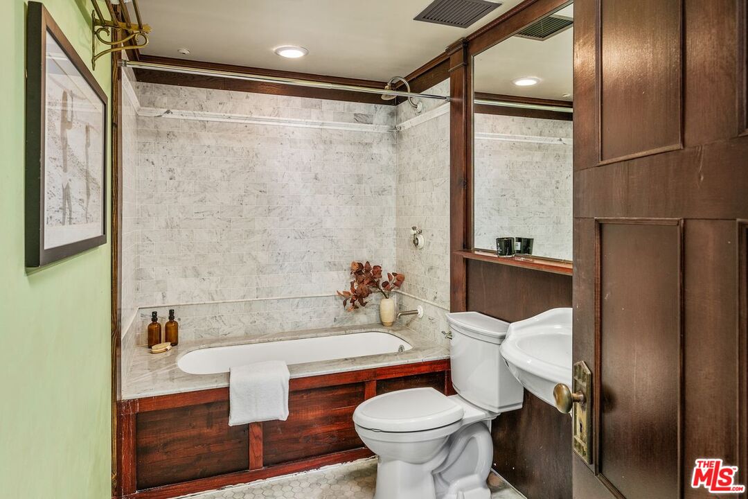 6253 Hollywood Blvd Unit: 708