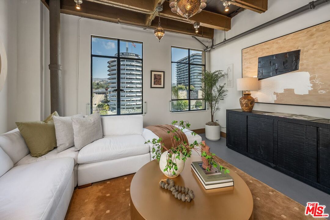 6253 Hollywood Blvd Unit: 708