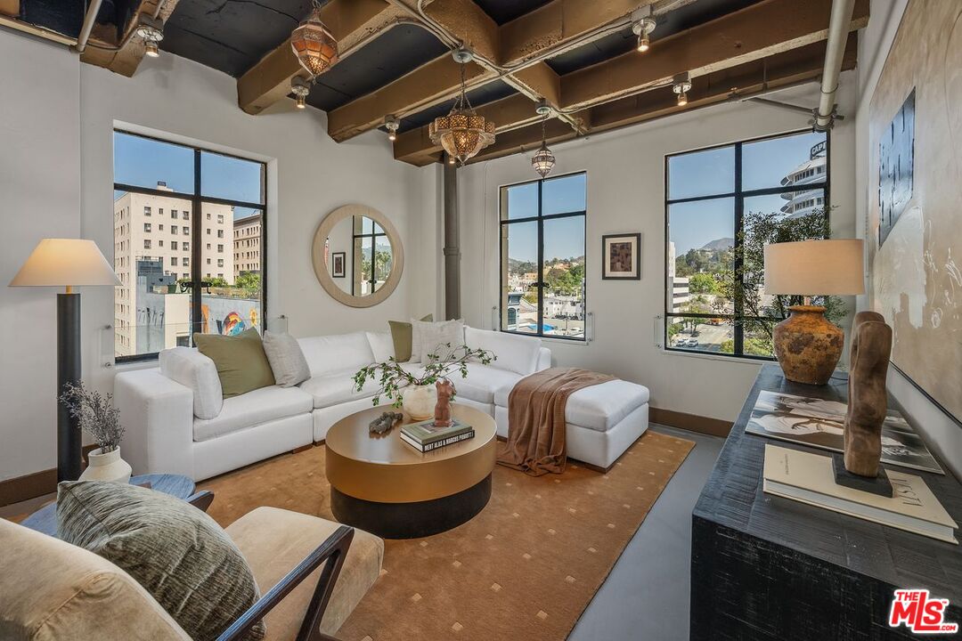 6253 Hollywood Blvd Unit: 708