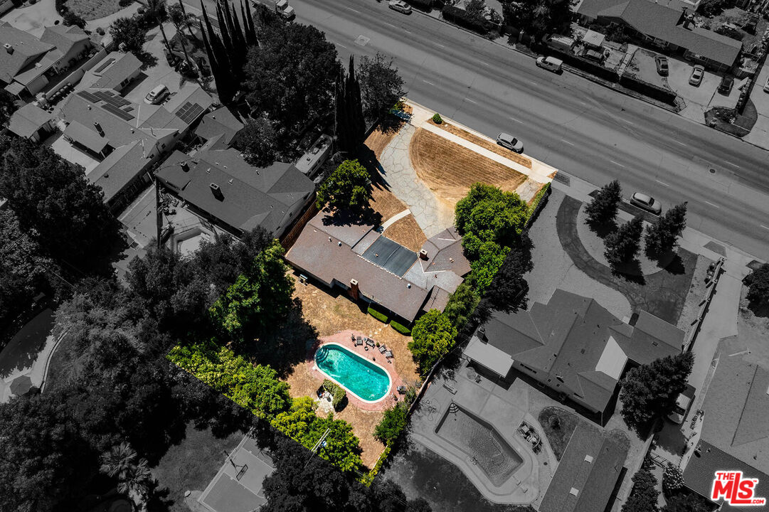 22501 Victory Blvd