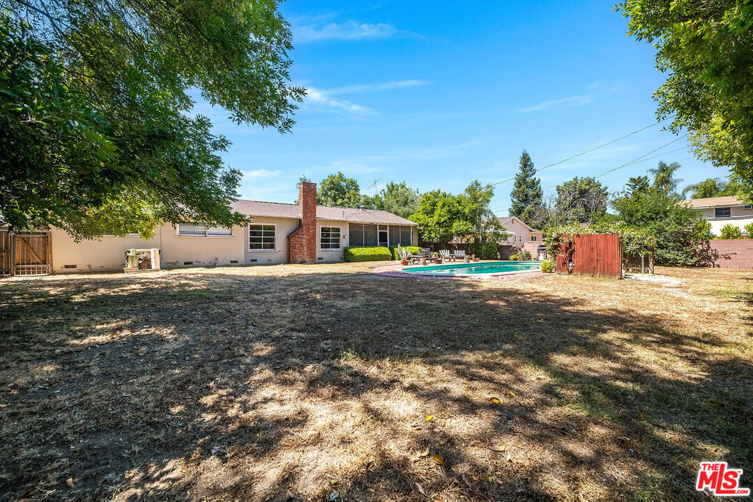 22501 Victory Blvd
