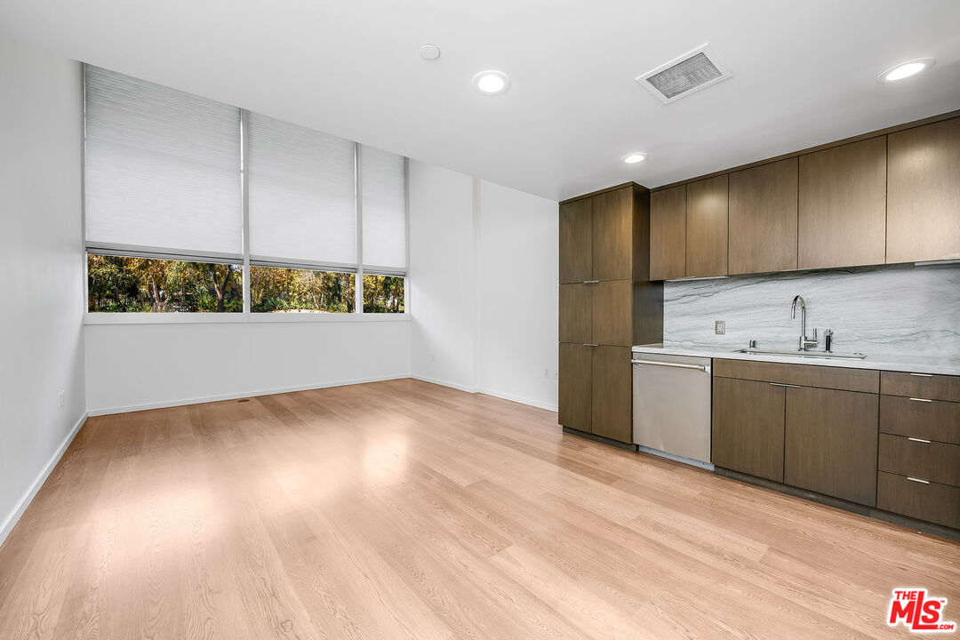 1705 Ocean Ave Unit: 107