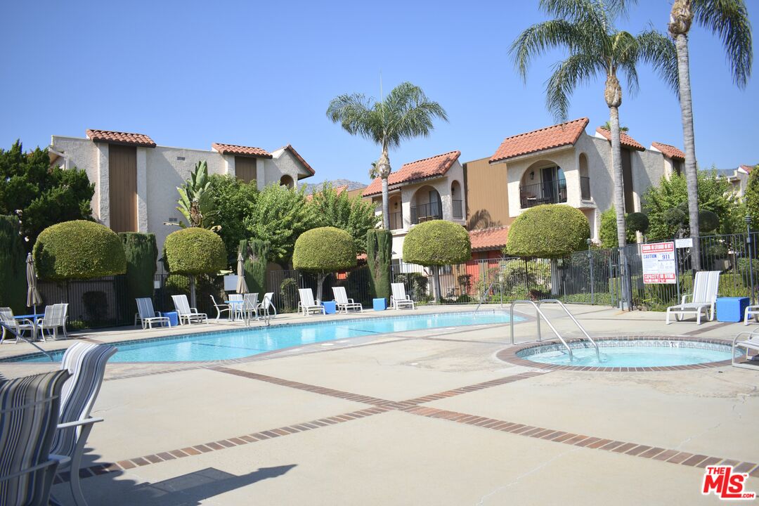 1711 Grismer Ave Unit: 63