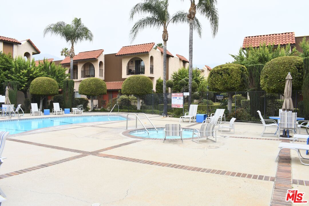 1711 Grismer Ave Unit: 63