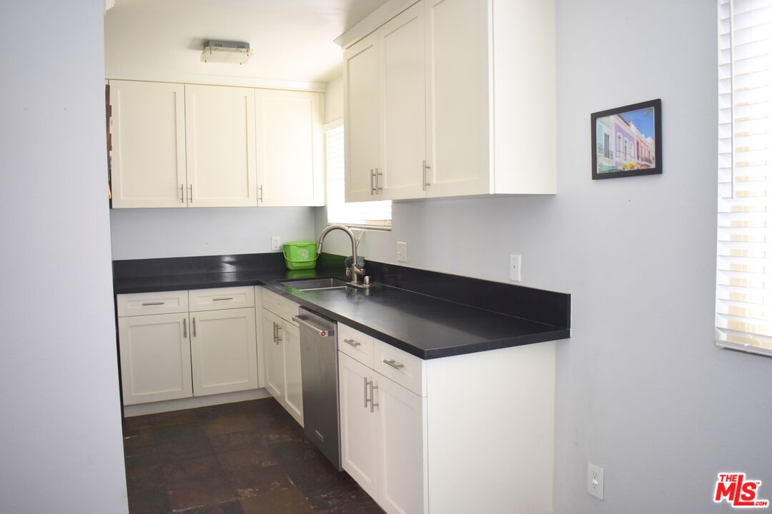 1711 Grismer Ave Unit: 63