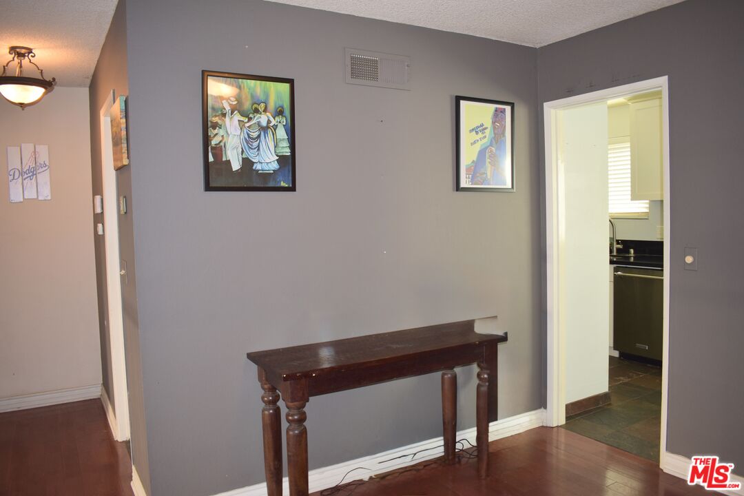 1711 Grismer Ave Unit: 63