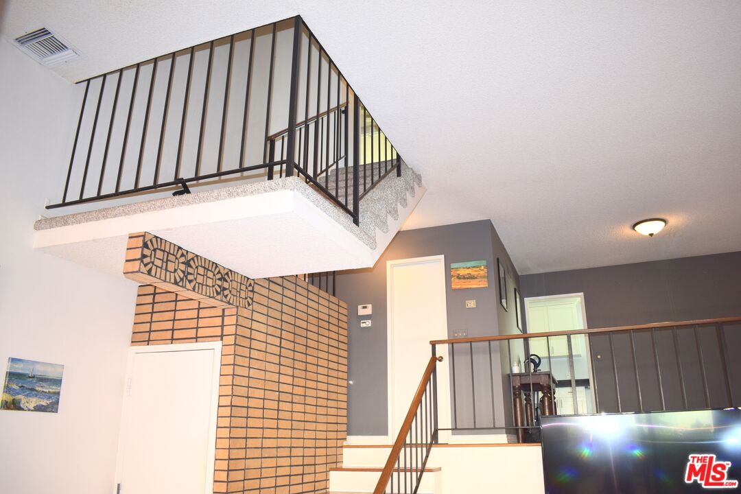 1711 Grismer Ave Unit: 63