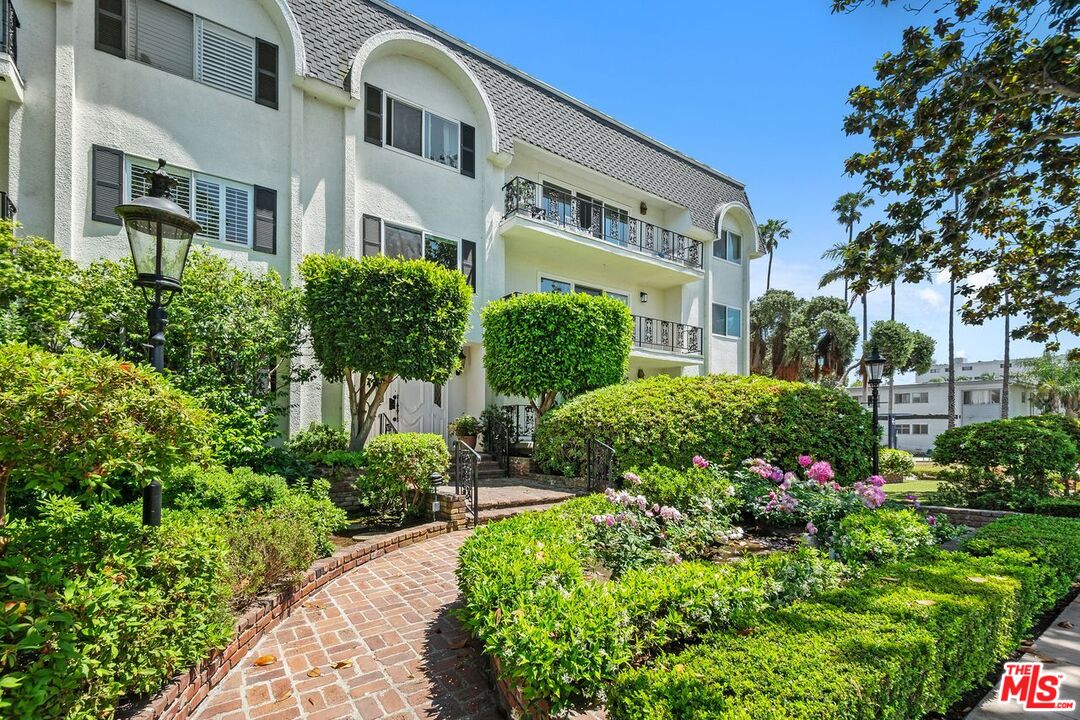 404 San Vicente Blvd Unit: 201