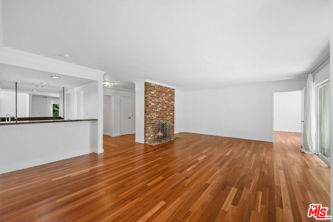 404 San Vicente Blvd Unit: 201