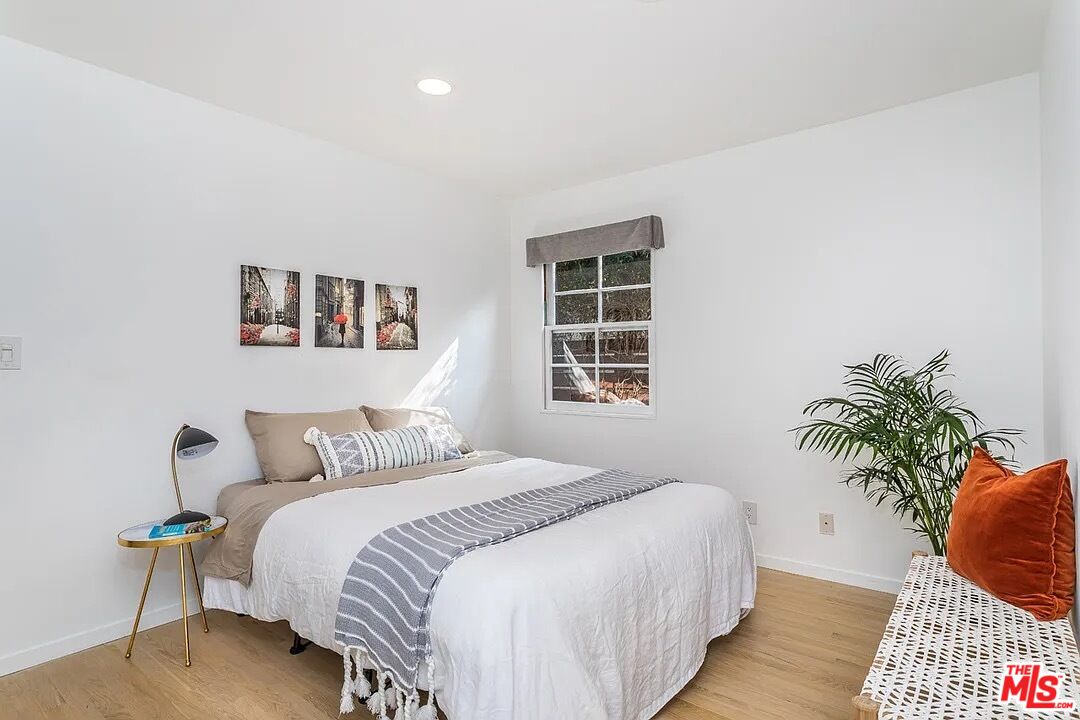 3539 Greenwood Ave