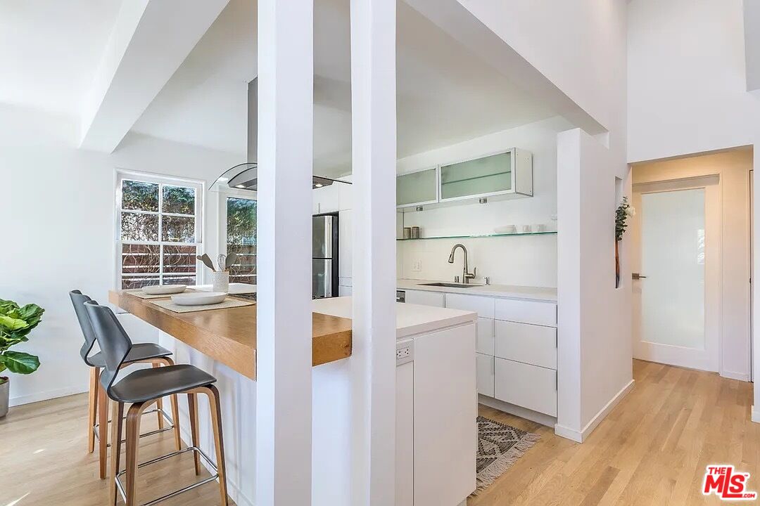 3539 Greenwood Ave