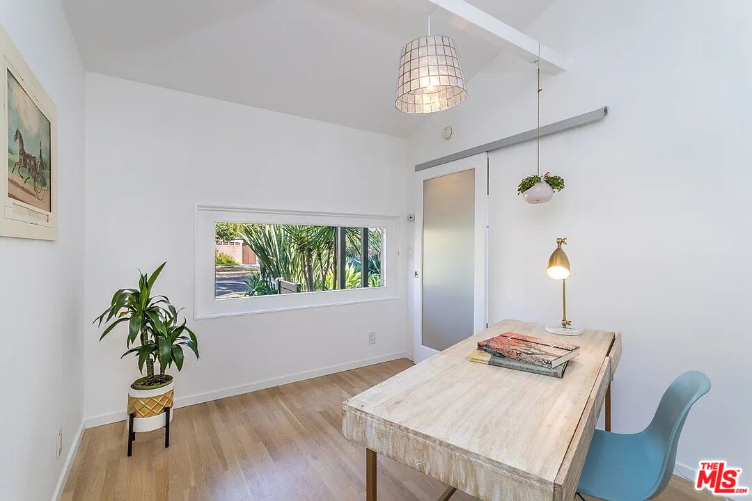3539 Greenwood Ave