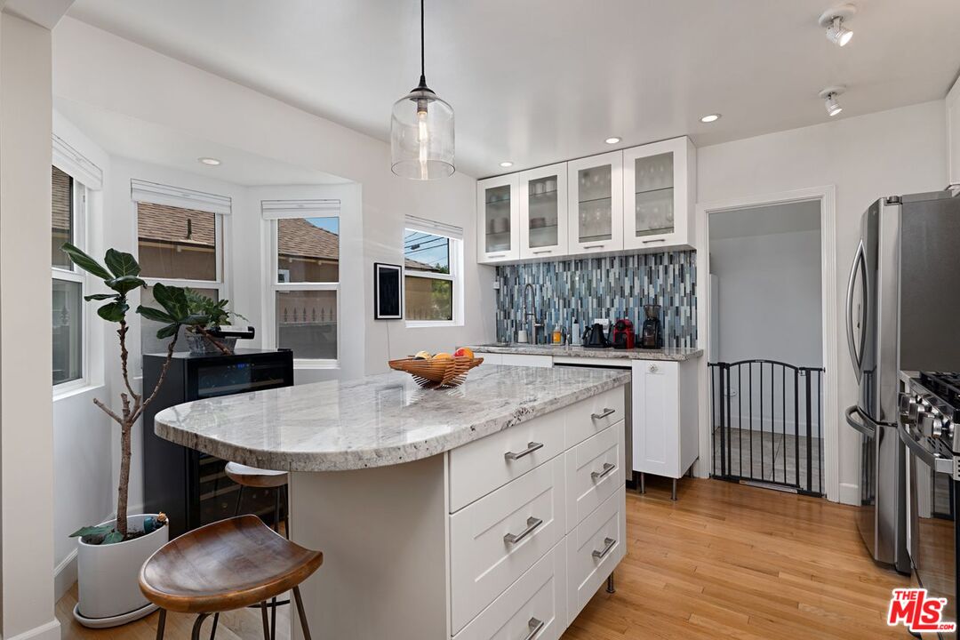 8718 Cadillac Ave